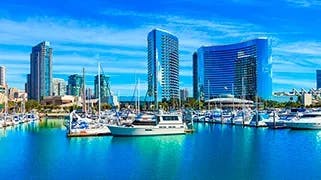 San Diego vuele y maneje